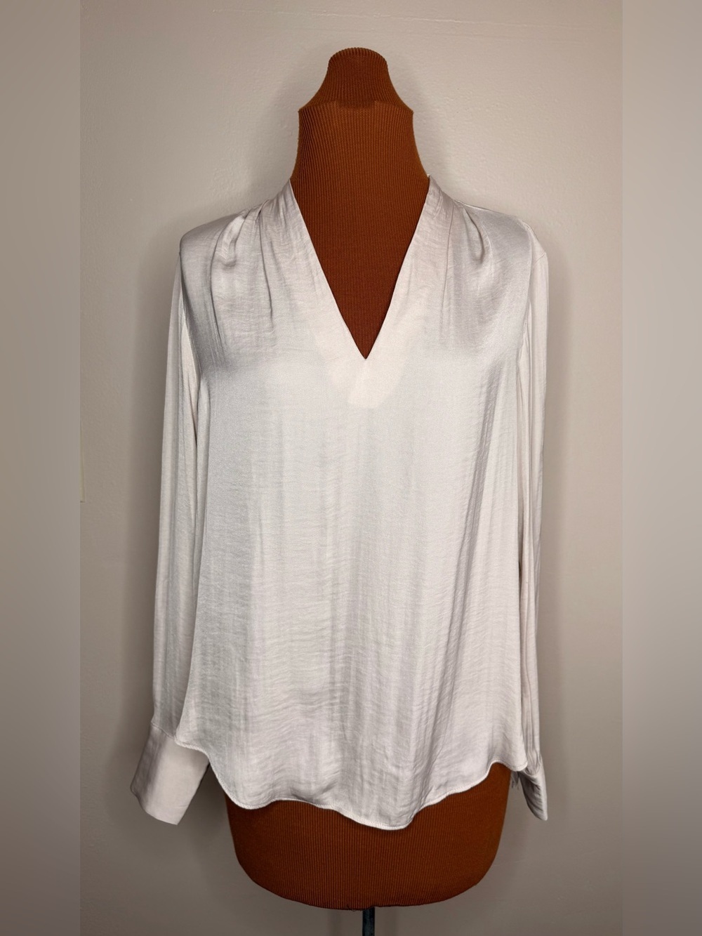 Rachel Zoe Beige V Neck Long Sleeve Blouse Size Medium